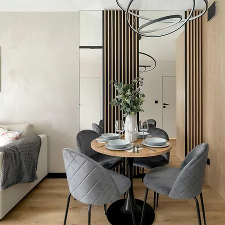 Апартаменти Unique With Air Conditioning In By Renters Познань